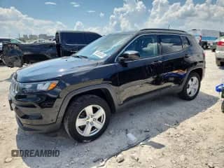 2022 Jeep Compass Latitude с VIN 3C4NJDBB6NT102986, выставлен на аукционе Copart как лот 69628365 с пробегом 33 523 миль миль и Списание • Salvage title. История ставок и продаж доступна на DreamBid. Изображение 1.