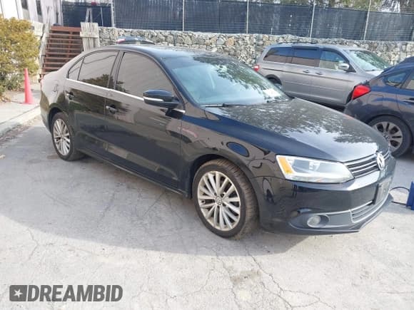 ✅ 2012 Volkswagen Jetta SEL • VIN: 3VWGP7AJ9CM056480 • Lot: 43888731. Wystawiony na IAAI z przebiegiem 168 156 mil. Bezpłatny archiwum sprzedaży aukcyjnych z USA i szczegółowy raport historii pojazdu na DreamBid. Zdjęcie 1.