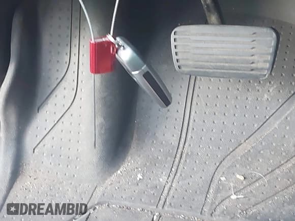 ✅ 2019 Chevrolet Silverado 1500 RST • VIN: 1GCRYEED0KZ191622 • Lot: 42953854. Wystawiony na IAAI z przebiegiem 100 807 mil. Bezpłatny archiwum sprzedaży aukcyjnych z USA i szczegółowy raport historii pojazdu na DreamBid. Zdjęcie 11.