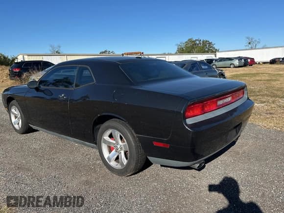 ✅ 2009 Dodge Challenger SE • VIN: 2B3LJ44V89H577103 • Lot: 85040854. Wystawiony na Copart z przebiegiem 172 791 mil. Bezpłatny archiwum sprzedaży aukcyjnych z USA i szczegółowy raport historii pojazdu na DreamBid. Zdjęcie 3.