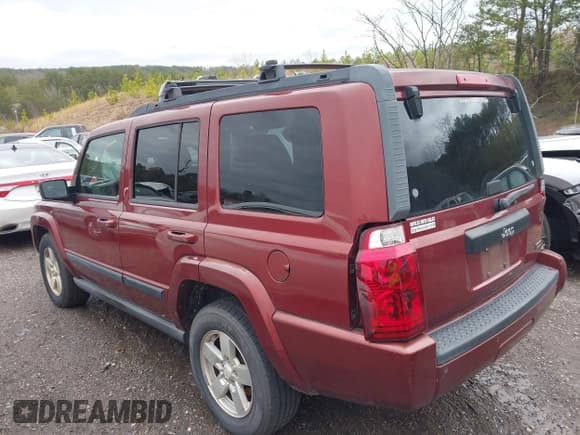 ✅ 2007 Jeep Commander Sport • VIN: 1J8HH48P77C636405 • Lot: 41701350. Wystawiony na IAAI z przebiegiem 139 638 mil. Bezpłatny archiwum sprzedaży aukcyjnych z USA i szczegółowy raport historii pojazdu na DreamBid. Zdjęcie 3.