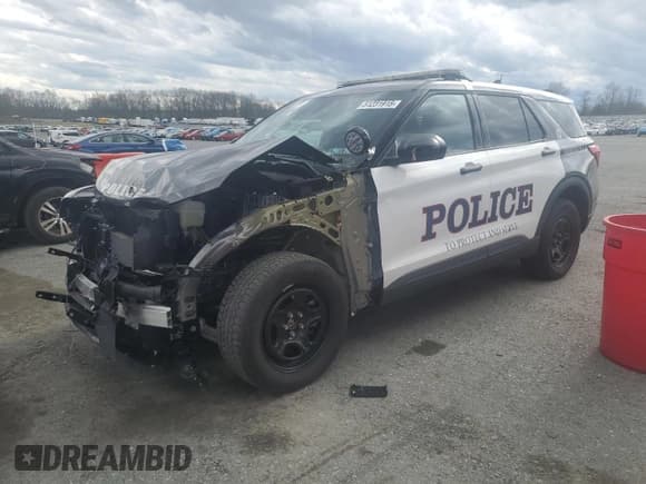 ✅ 2024 Ford Police Interceptor Utility • VIN: 1FM5K8AB9RGA69221 • Lot: 51231915. Wystawiony na Copart z przebiegiem 3 386 mil. Bezpłatny archiwum sprzedaży aukcyjnych z USA i szczegółowy raport historii pojazdu na DreamBid. Zdjęcie 1.