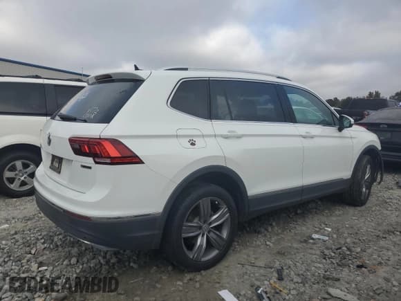 ✅ 2020 Volkswagen Tiguan SE • VIN: 3VV2B7AXXLM006429 • Lot: 90923525. Wystawiony na Copart z przebiegiem 66 300 mil. Bezpłatny archiwum sprzedaży aukcyjnych z USA i szczegółowy raport historii pojazdu na DreamBid. Zdjęcie 3.