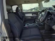 ✅ 2007 Toyota FJ Cruiser • VIN: JTEBU11F770005739 • Лот: 80783815. Опубликован ранее на Copart с пробегом 307 732 миль. Бесплатный доступ к архиву аукционных продаж из США и подробный отчёт об истории автомобиля на DreamBid. Изображение 5.