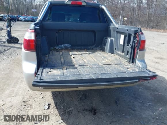 ✅ 2003 Subaru Baja Special Sports • VIN: 4S4BT62C736110549 • Lot: 41711463. Listed on IAAI with 209,196 mi. Free auction sales archive from the USA and detailed vehicle history report at DreamBid. Image 6.