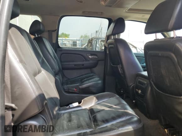 ✅ 2007 Chevrolet Suburban LTZ • VIN: 3GNFK16367G283223 • Lot: 69046414. Wystawiony na Copart z przebiegiem 268 369 mil. Bezpłatny archiwum sprzedaży aukcyjnych z USA i szczegółowy raport historii pojazdu na DreamBid. Zdjęcie 11.