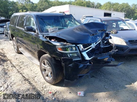 ✅ 2015 Chevrolet Suburban LT • VIN: 1GNSKJKC2FR505761 • Lot: 42797568. Wystawiony na IAAI z przebiegiem 206 702 mil. Bezpłatny archiwum sprzedaży aukcyjnych z USA i szczegółowy raport historii pojazdu na DreamBid. Zdjęcie 1.