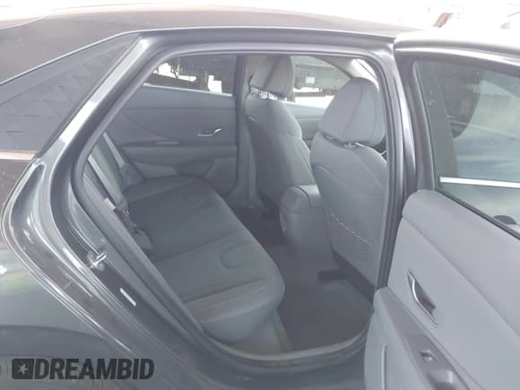 ✅ 2024 Hyundai Elantra SEL • VIN: KMHLS4DGXRU673207 • Lot: 42087829. Listed on IAAI with 4,395 mi. Free auction sales archive from the USA and detailed vehicle history report at DreamBid. Image 8.