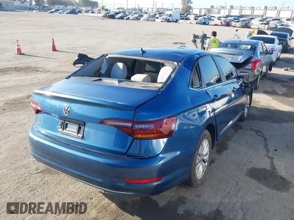 ✅ 2019 Volkswagen Jetta S • VIN: 3VWC57BU5KM013296 • Lot: 42638983. Listed on IAAI with 71,636 mi. Free auction sales archive from the USA and detailed vehicle history report at DreamBid. Image 4.