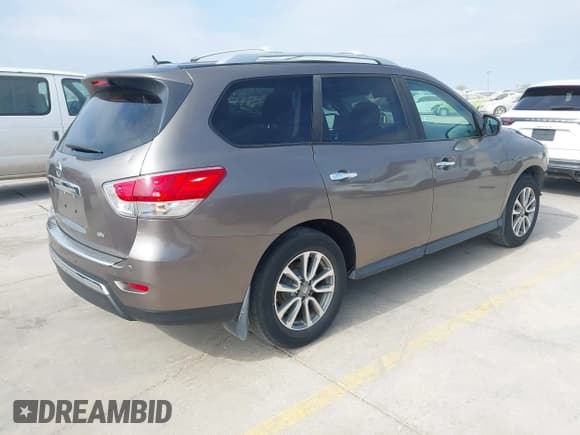✅ 2014 Nissan Pathfinder SV • VIN: 5N1AR2MN1EC602032 • Лот: 43482398. Опубликован ранее на IAAI с пробегом 188 333 миль. Бесплатный доступ к архиву аукционных продаж из США и подробный отчёт об истории автомобиля на DreamBid. Изображение 4.