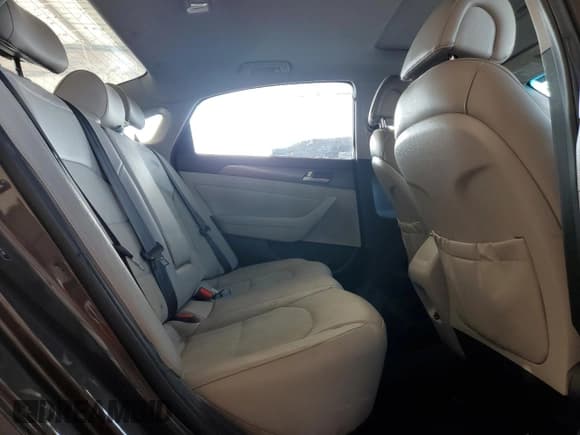 ✅ 2017 Hyundai Sonata Sport • VIN: 5NPE34AF2HH571706 • Lot: 44155203. Listed on Copart with 101,683 mi. Free auction sales archive from the USA and detailed vehicle history report at DreamBid. Image 10.