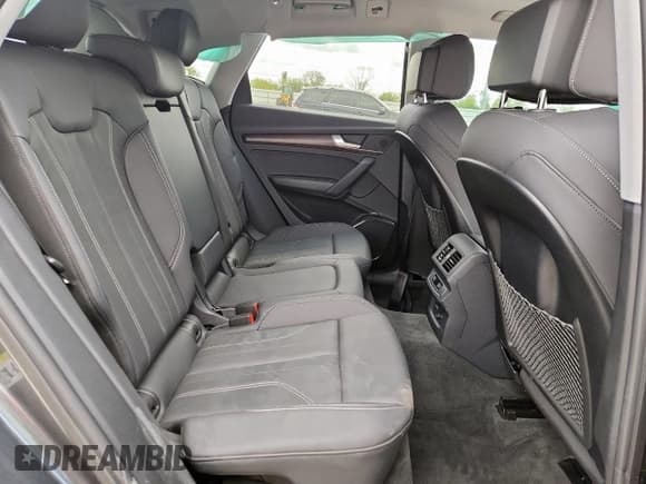 ✅ 2024 Audi Q5 S line Premium • VIN: WA1GAAFY4R2143365 • Lot: 92955345. Wystawiony na Copart z przebiegiem Nie podano. Bezpłatny archiwum sprzedaży aukcyjnych z USA i szczegółowy raport historii pojazdu na DreamBid. Zdjęcie 11.