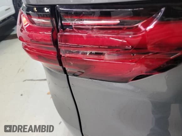 ✅ 2023 Chevrolet Traverse LT Cloth • VIN: 1GNEVGKW5PJ266885 • Lot: 43681024. Wystawiony na IAAI z przebiegiem 63 202 mil. Bezpłatny archiwum sprzedaży aukcyjnych z USA i szczegółowy raport historii pojazdu na DreamBid. Zdjęcie 2.