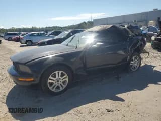 ✅ 2005 Ford Mustang GT Deluxe • VIN: 1ZVFT85H955166216 • Лот: 71016015. Опубликован ранее на Copart с пробегом 126 757 миль. Бесплатный доступ к архиву аукционных продаж из США и подробный отчёт об истории автомобиля на DreamBid. Изображение 1.