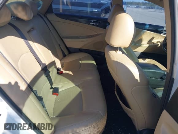 ✅ 2014 Hyundai Sonata SE • VIN: 5NPEC4AC3EH911107 • Lot: 43621086. Wystawiony na IAAI z przebiegiem 140 404 mil. Bezpłatny archiwum sprzedaży aukcyjnych z USA i szczegółowy raport historii pojazdu na DreamBid. Zdjęcie 8.