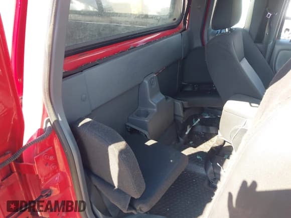 ✅ 2010 Ford Ranger XLT • VIN: 1FTLR4FE9APA45900 • Lot: 42749171. Listed on IAAI with 86,281 mi. Free auction sales archive from the USA and detailed vehicle history report at DreamBid. Image 8.