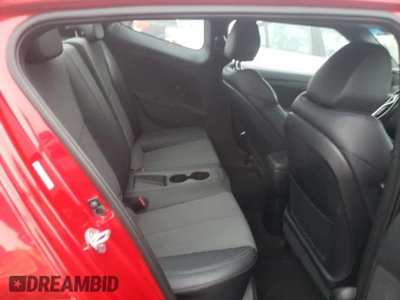 ✅ 2016 Hyundai Veloster • VIN: KMHTC6AD4GU266550 • Lot: 72531934. Wystawiony na Copart z przebiegiem 39 891 mil. Bezpłatny archiwum sprzedaży aukcyjnych z USA i szczegółowy raport historii pojazdu na DreamBid. Zdjęcie 10.