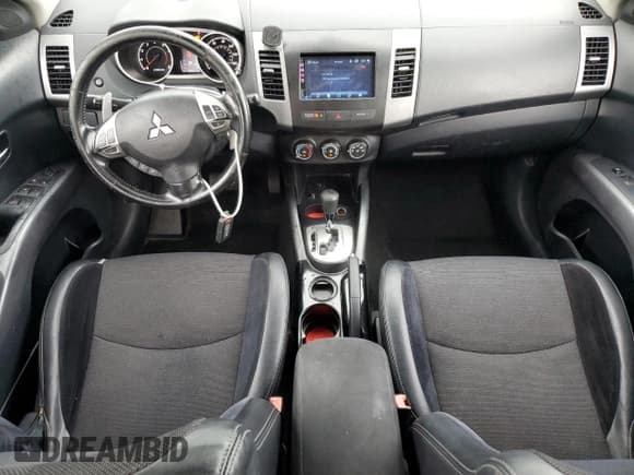 ✅ 2010 Mitsubishi Outlander SE • VIN: JA4AS3AWXAZ006866 • Lot: 80201025. Listed on Copart with 156,925 mi. Free auction sales archive from the USA and detailed vehicle history report at DreamBid. Image 8.