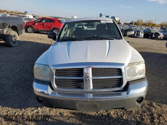 2005 Dodge Dakota SLT с VIN 1D7HE48N65S281265, выставлен на аукционе Copart как лот 77982074 с пробегом 196 248 миль миль и Чистый • Clean title. История ставок и продаж доступна на DreamBid. Изображение 5.