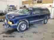 2001 Chevrolet Blazer LT z VIN 1GNDT13W01K224400, wystawiony jako Copart lot #72014684 z przebiegiem 46 747 mil mil oraz Szkoda całkowita • Salvage title. Historia ofert i sprzedaży dostępna na DreamBid. Obrazek 1.