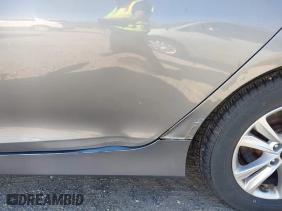 ✅ 2014 Hyundai Sonata GLS • VIN: 5NPEB4AC8EH931131 • Lot: 43351823. Listed on IAAI with 137,599 mi. Free auction sales archive from the USA and detailed vehicle history report at DreamBid. Image 6.