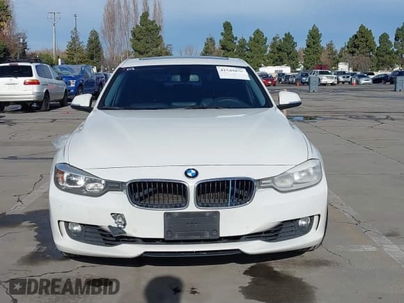 ✅ 2015 BMW 3 Series 328i • VIN: WBA3C1C52FK119339 • Lot: 41549876. Listed on IAAI with 148,347 mi. Free auction sales archive from the USA and detailed vehicle history report at DreamBid. Image 12.
