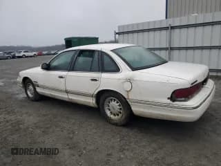 ✅ 1995 Ford Crown Victoria LX • VIN: 2FALP74W5SX145903 • Лот: 84859664. Опубликован ранее на Copart с пробегом 192 698 миль. Бесплатный доступ к архиву аукционных продаж из США и подробный отчёт об истории автомобиля на DreamBid. Изображение 2.