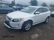 ✅ 2015 Volvo XC60 T5 • VIN: YV4612RK3F2734343 • Lot: 42515382. Wystawiony na IAAI z przebiegiem 87 141 mil. Bezpłatny archiwum sprzedaży aukcyjnych z USA i szczegółowy raport historii pojazdu na DreamBid. Zdjęcie 2.