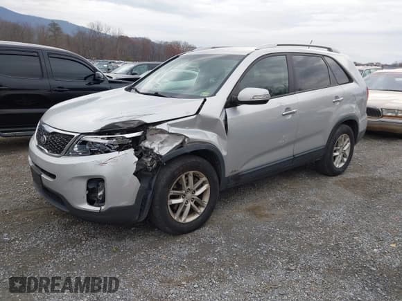 ✅ 2014 Kia Sorento LX • VIN: 5XYKTCA68EG538077 • Lot: 43697961. Wystawiony na IAAI z przebiegiem 144 776 mil. Bezpłatny archiwum sprzedaży aukcyjnych z USA i szczegółowy raport historii pojazdu na DreamBid. Zdjęcie 2.