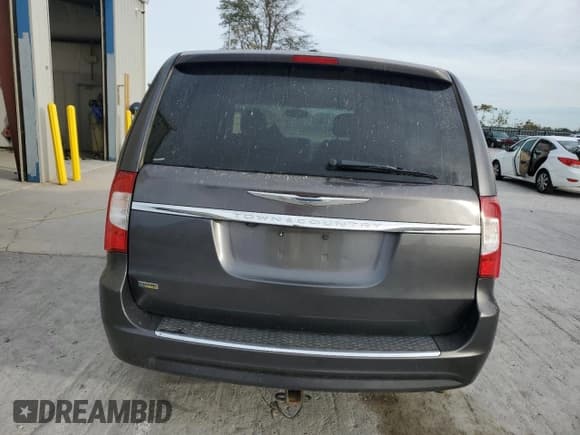 ✅ 2016 Chrysler Town & Country Touring • VIN: 2C4RC1BG4GR297112 • Lot: 89854355. Wystawiony na Copart z przebiegiem 224 407 mil. Bezpłatny archiwum sprzedaży aukcyjnych z USA i szczegółowy raport historii pojazdu na DreamBid. Zdjęcie 6.