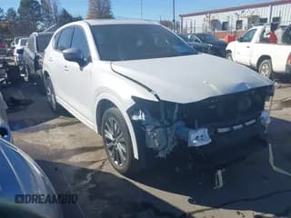 ✅ 2024 Mazda CX-5 Signature • VIN: JM3KFBXYXR0356040 • Lot: 43666790. Wystawiony na IAAI z przebiegiem 13 769 mil. Bezpłatny archiwum sprzedaży aukcyjnych z USA i szczegółowy raport historii pojazdu na DreamBid. Zdjęcie 1.