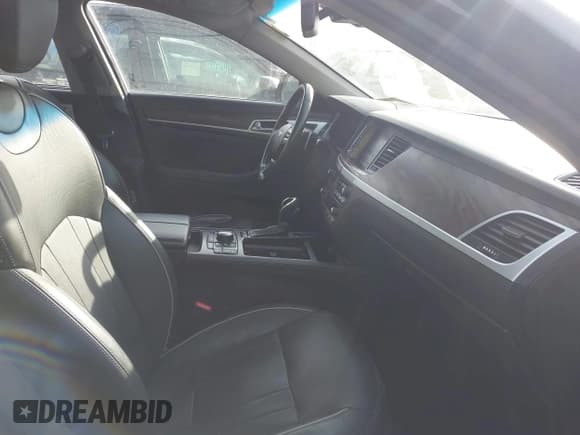 ✅ 2015 Hyundai Genesis 3.8L • VIN: KMHGN4JE7FU053471 • Lot: 41442809. Wystawiony na IAAI z przebiegiem 143 466 mil. Bezpłatny archiwum sprzedaży aukcyjnych z USA i szczegółowy raport historii pojazdu na DreamBid. Zdjęcie 5.