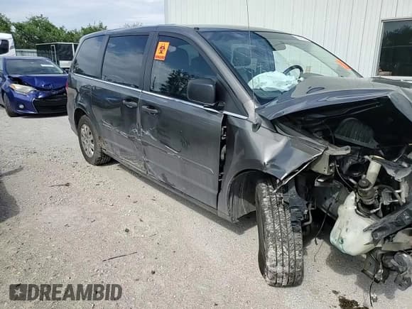 ✅ 2010 Volkswagen Routan S • VIN: 2V4RW4D16AR348382 • Lot: 67677854. Listed on Copart with 235,275 mi. Free auction sales archive from the USA and detailed vehicle history report at DreamBid. Image 12.