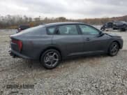 ✅ 2025 Kia K4 LXS • VIN: 3KPFT4DE3SE055082 • Lot: 92074185. Wystawiony na Copart z przebiegiem 26 996 mil. Bezpłatny archiwum sprzedaży aukcyjnych z USA i szczegółowy raport historii pojazdu na DreamBid. Zdjęcie 3.