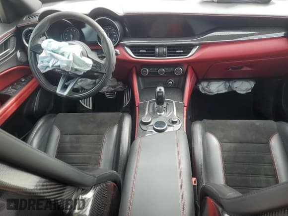 ✅ 2018 Alfa Romeo Stelvio • VIN: ZASFAKEV3J7C30767 • Lot: 71950295. Listed on Copart with Not provided. Free auction sales archive from the USA and detailed vehicle history report at DreamBid. Image 8.