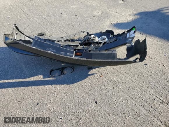 ✅ 2015 Dodge Challenger SXT Plus • VIN: 2C3CDZBG3FH700488 • Lot: 80733973. Wystawiony na Copart z przebiegiem 19 678 mil. Bezpłatny archiwum sprzedaży aukcyjnych z USA i szczegółowy raport historii pojazdu na DreamBid. Zdjęcie 14.