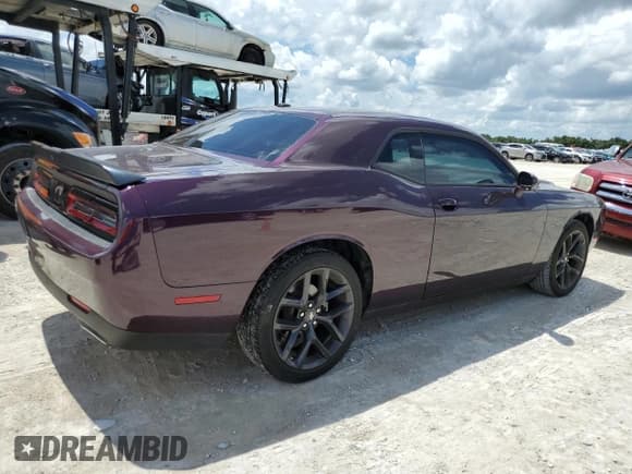✅ 2022 Dodge Challenger SXT • VIN: 2C3CDZAG8NH227087 • Lot: 68607204. Wystawiony na Copart z przebiegiem 10 920 mil. Bezpłatny archiwum sprzedaży aukcyjnych z USA i szczegółowy raport historii pojazdu na DreamBid. Zdjęcie 3.