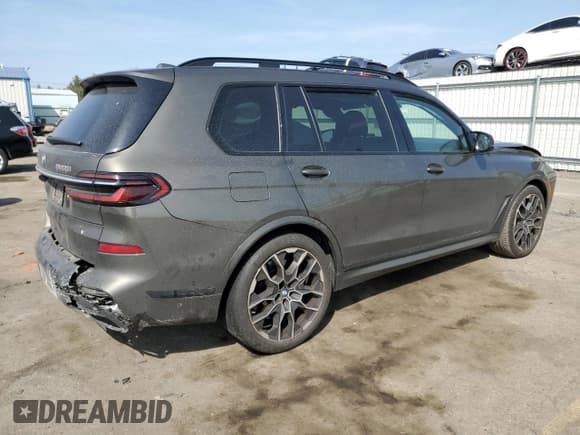 ✅ 2023 BMW X7 M60i • VIN: 5UX33EM04P9N56103 • Лот: 49075565. Опубликован ранее на Copart с пробегом Не указан. Бесплатный доступ к архиву аукционных продаж из США и подробный отчёт об истории автомобиля на DreamBid. Изображение 3.