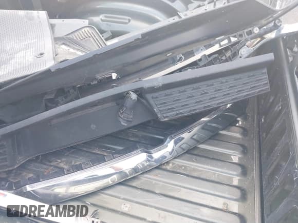 ✅ 2020 Ram 1500 Big Horn • VIN: 1C6RRFFG5LN288617 • Lot: 39348771. Listed on IAAI with 60,776 mi. Free auction sales archive from the USA and detailed vehicle history report at DreamBid. Image 18.