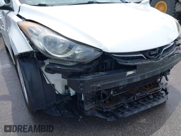 ✅ 2013 Hyundai Elantra Limited • VIN: 5NPDH4AE1DH285568 • Lot: 42450271. Listed on IAAI with 118,640 mi. Free auction sales archive from the USA and detailed vehicle history report at DreamBid. Image 18.
