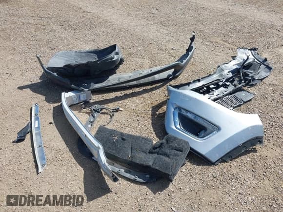 ✅ 2019 Jeep Compass Limited • VIN: 3C4NJDCBXKT620898 • Lot: 43104287. Listed on IAAI with 78,385 mi. Free auction sales archive from the USA and detailed vehicle history report at DreamBid. Image 12.