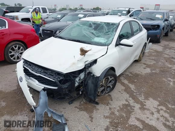 ✅ 2019 Kia Forte LXS • VIN: 3KPF24AD4KE108466 • Lot: 42159458. Wystawiony na IAAI z przebiegiem 83 364 mil. Bezpłatny archiwum sprzedaży aukcyjnych z USA i szczegółowy raport historii pojazdu na DreamBid. Zdjęcie 5.