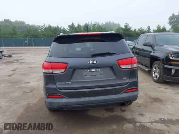 ✅ 2017 Kia Sorento L • VIN: 5XYPG4A38HG221720 • Лот: 42982339. Опубликован ранее на IAAI с пробегом 140 000 миль. Бесплатный доступ к архиву аукционных продаж из США и подробный отчёт об истории автомобиля на DreamBid. Изображение 17.