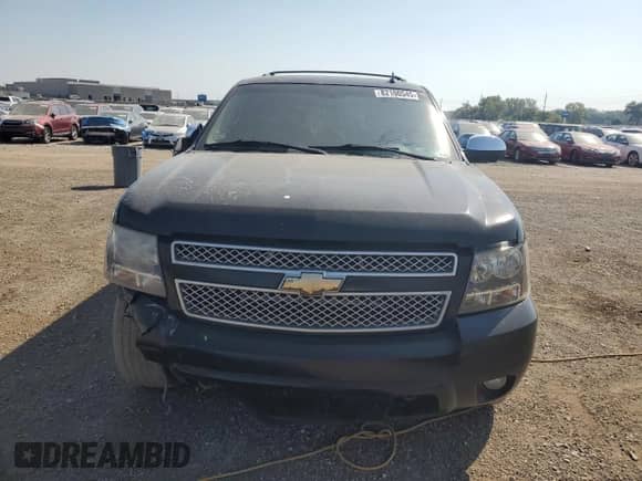 2008 Chevrolet Tahoe LTZ with VIN 1GNFK13008J141640, listed as a Copart auction lot 82100545 with 277,326 mi miles and Salvage title. Bid and sale history available at DreamBid. Image 5.