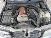 ✅ 2000 Mercedes-Benz C 230 Kompressor • VIN: WDBHA24G4YA824834 • Lot: 67264595. Wystawiony na Copart z przebiegiem 174 362 mil. Bezpłatny archiwum sprzedaży aukcyjnych z USA i szczegółowy raport historii pojazdu na DreamBid. Zdjęcie 11.