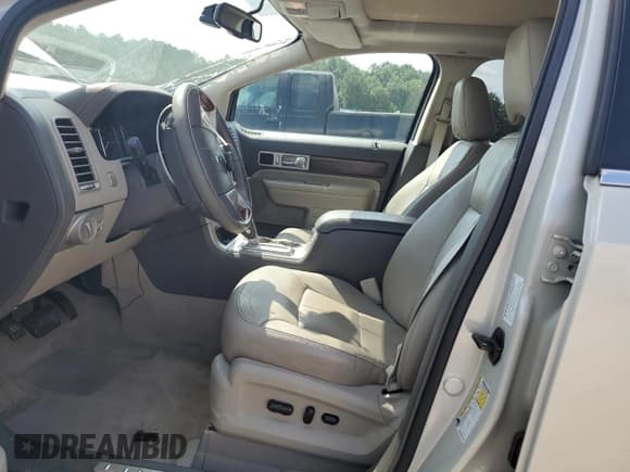 ✅ 2007 Lincoln MKX • VIN: 2LMDU68C97BJ37535 • Lot: 69587305. Listed on Copart with 87,375 mi. Free auction sales archive from the USA and detailed vehicle history report at DreamBid. Image 7.