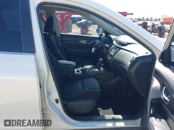 ✅ 2017 Nissan Rogue SV • VIN: KNMAT2MTXHP603326 • Lot: 43110800. Wystawiony na IAAI z przebiegiem 111 289 mil. Bezpłatny archiwum sprzedaży aukcyjnych z USA i szczegółowy raport historii pojazdu na DreamBid. Zdjęcie 5.