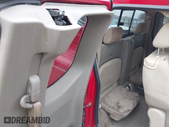 ✅ 2009 Suzuki Equator • VIN: 5Z6BD06T49C412675 • Lot: 41707318. Wystawiony na IAAI z przebiegiem 140 840 mil. Bezpłatny archiwum sprzedaży aukcyjnych z USA i szczegółowy raport historii pojazdu na DreamBid. Zdjęcie 8.