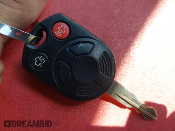 ✅ 2009 Ford Escape XLT • VIN: 1FMCU037X9KC47825 • Lot: 43536838. Listed on IAAI with 128,064 mi. Free auction sales archive from the USA and detailed vehicle history report at DreamBid. Image 11.