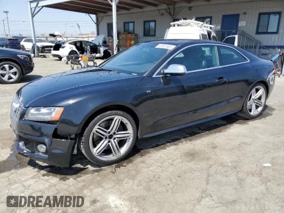 ✅ 2012 Audi S5 Premium Plus • VIN: WAUCVAFR9CA043502 • Лот: 62597305. Опубликован ранее на Copart с пробегом 96 299 миль. Бесплатный доступ к архиву аукционных продаж из США и подробный отчёт об истории автомобиля на DreamBid. Изображение 1.